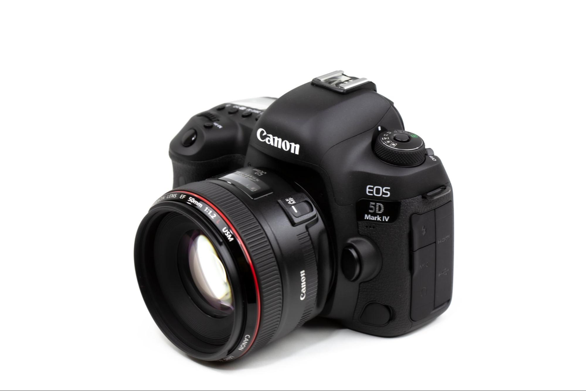 Canon EOS Rebel T7I DSLR Camera with 18-55mm Lens